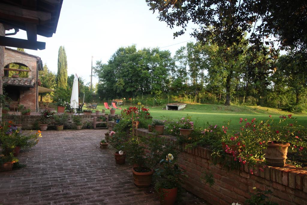 Tenuta La Santissima San Rocco a Pilli ภายนอก รูปภาพ