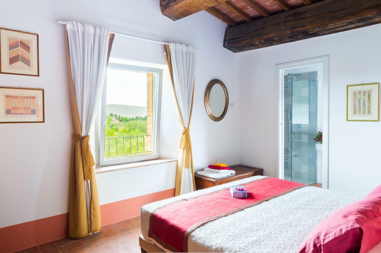 Tenuta La Santissima San Rocco a Pilli ภายนอก รูปภาพ